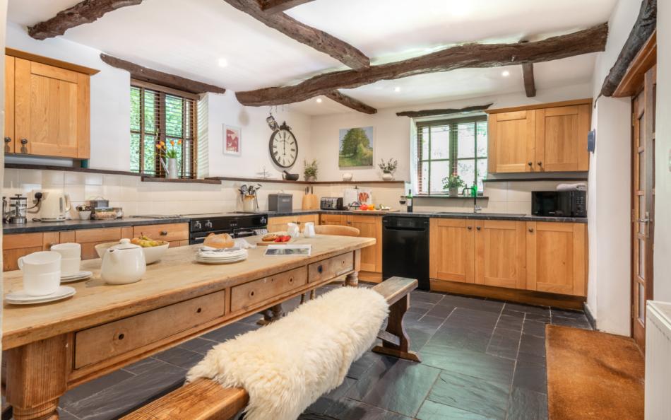 large dining table at Coulscott House