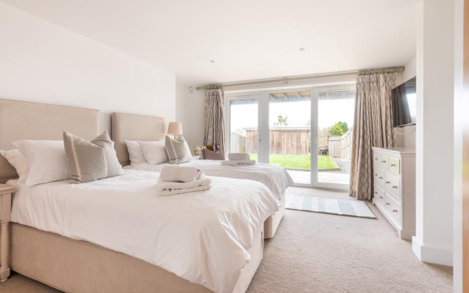 twin bedroom