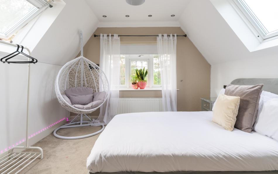 Bedroom at Summer Pines