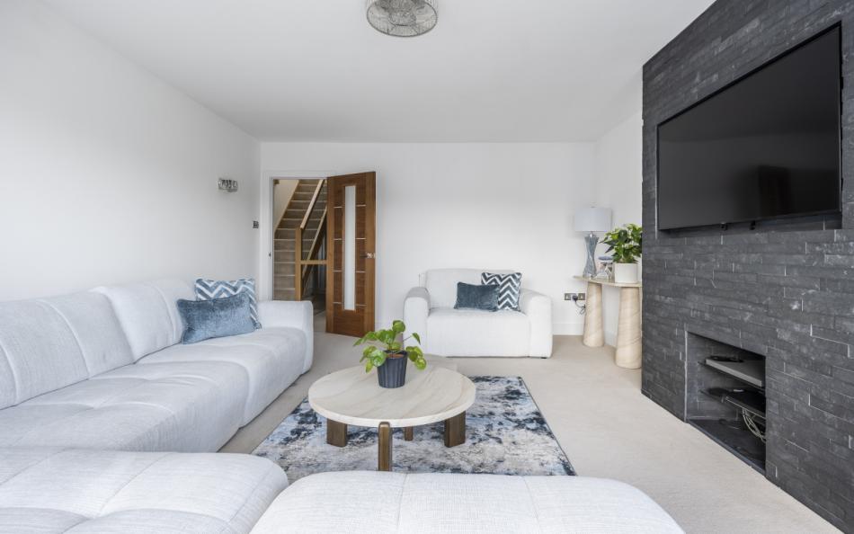 snug with bit tv at Santorini House
