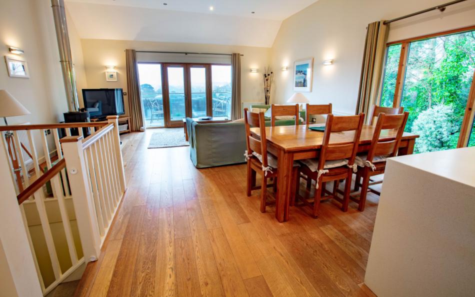 kitchen to dining area at Talland 22