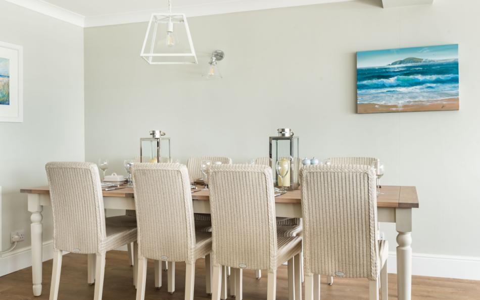 Formal dining area at Drifters