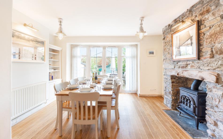dining area to garden at 9 Courtenay Street