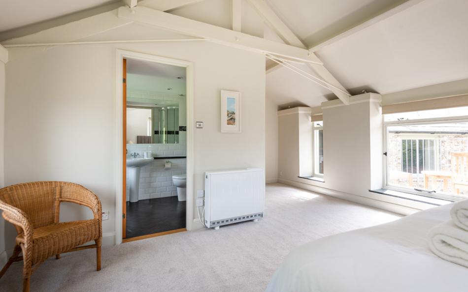 Spacious master bedroom at Farthingfield 
