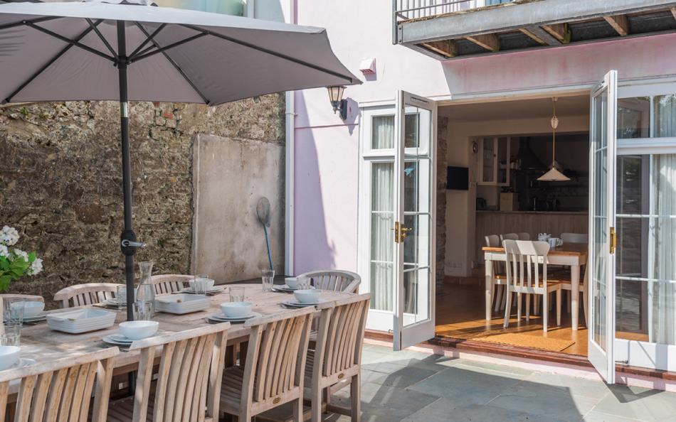 The terrace at 9 Courtenay Street