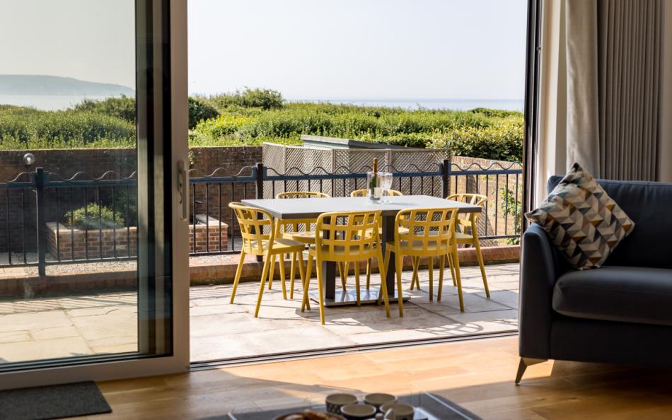 Outdoor dining at Columbia House 