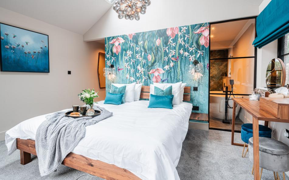 master double bedroom at Fiddlesticks Cottage
