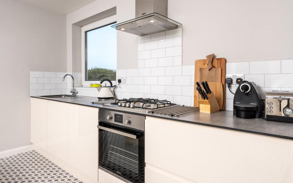 The well equipped kitchen at Mapperley Lodge