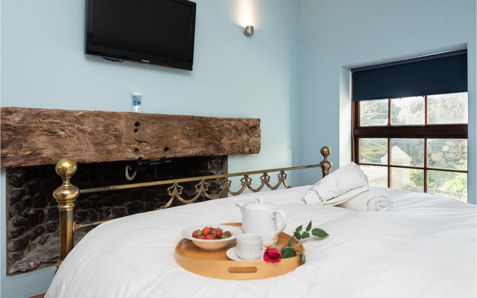 The master bedroom with en-suite at Bayview