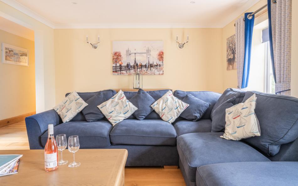 sofas in the lounge at Rhododendron House