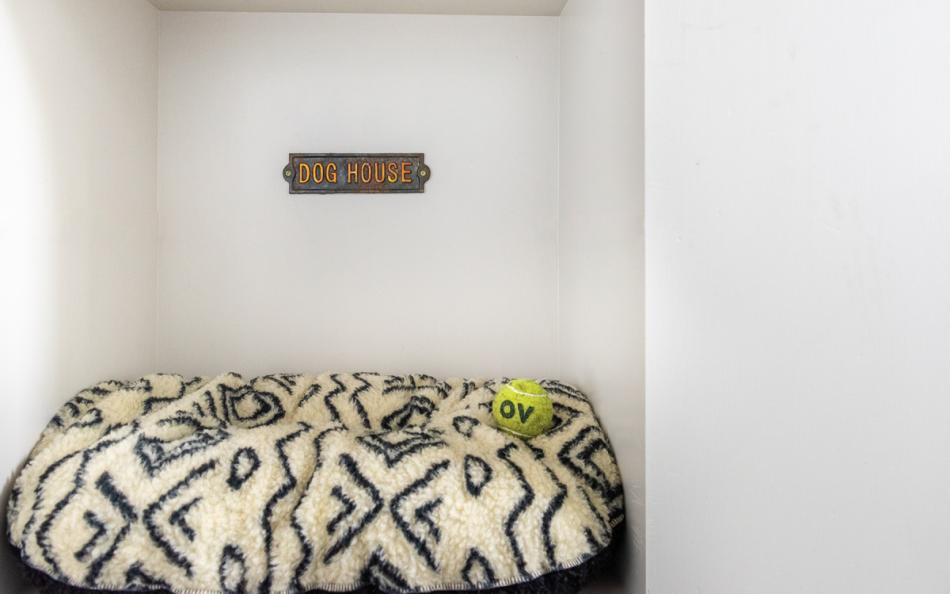 dog bed in the kitchen at Wicket View