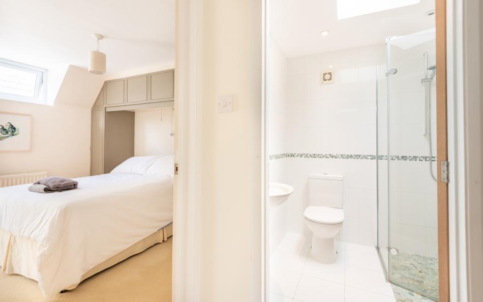 second double bedroom with en-suite bathroom