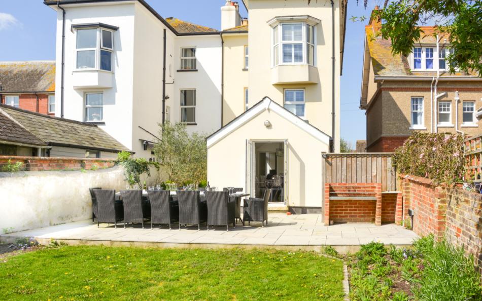 Patio and garden with seating area at Stanhope House