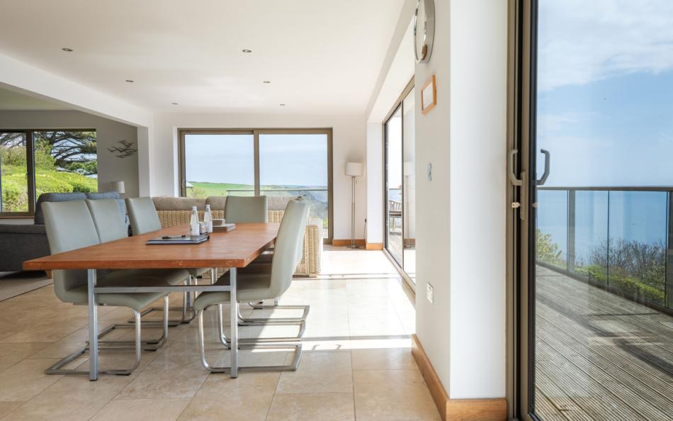 The beautiful open plan diner opens up onto the deck at Horizons 