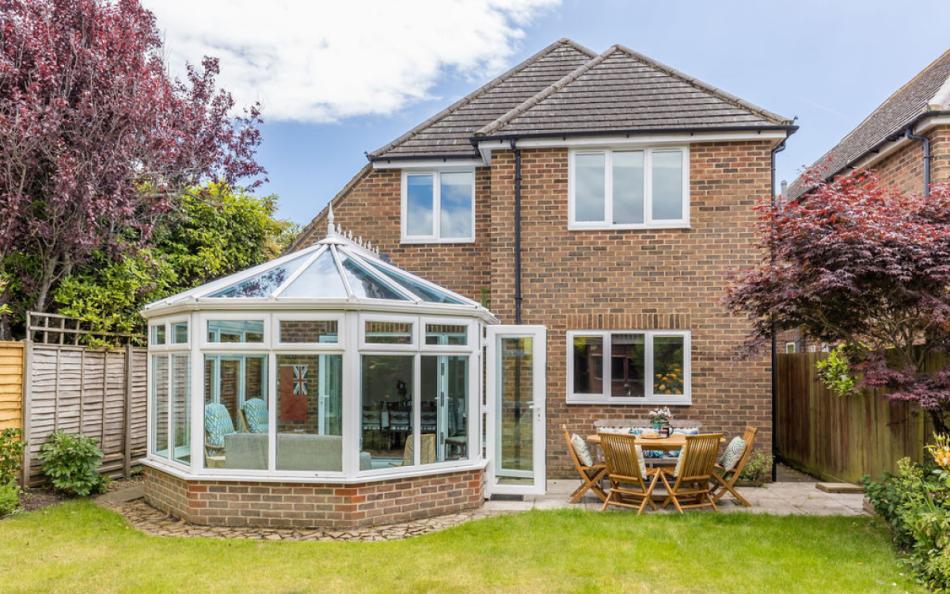 Lee Shore holiday home