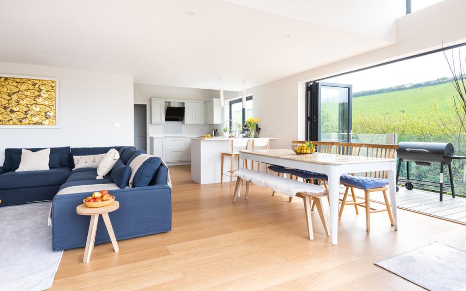 Light and airy living area at Seabrook