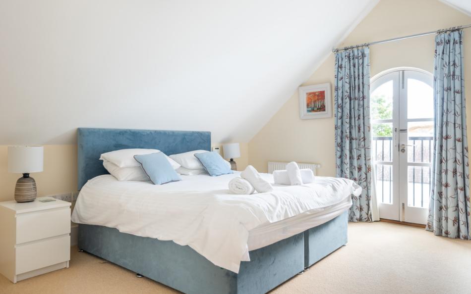 Master bedroom at 11 Combehaven 