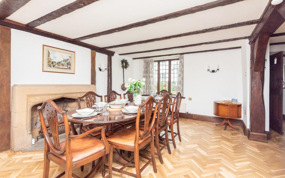 dining room with table at Home Cottage 