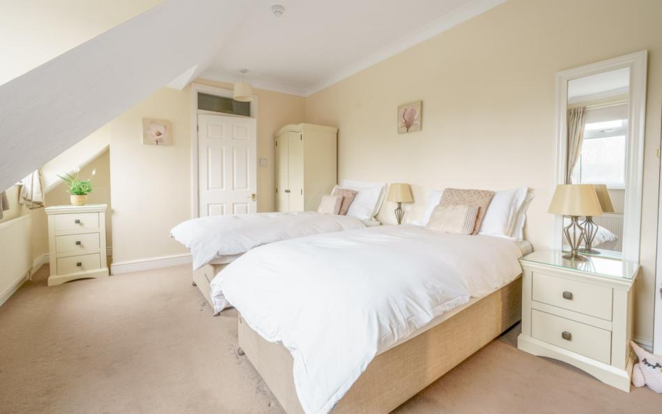 Beech Lodge twin bedroom under the eaves