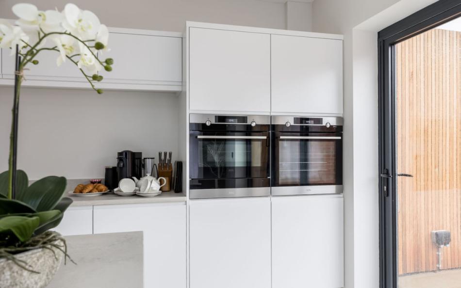 Contemporary appliances at Mount Bank 