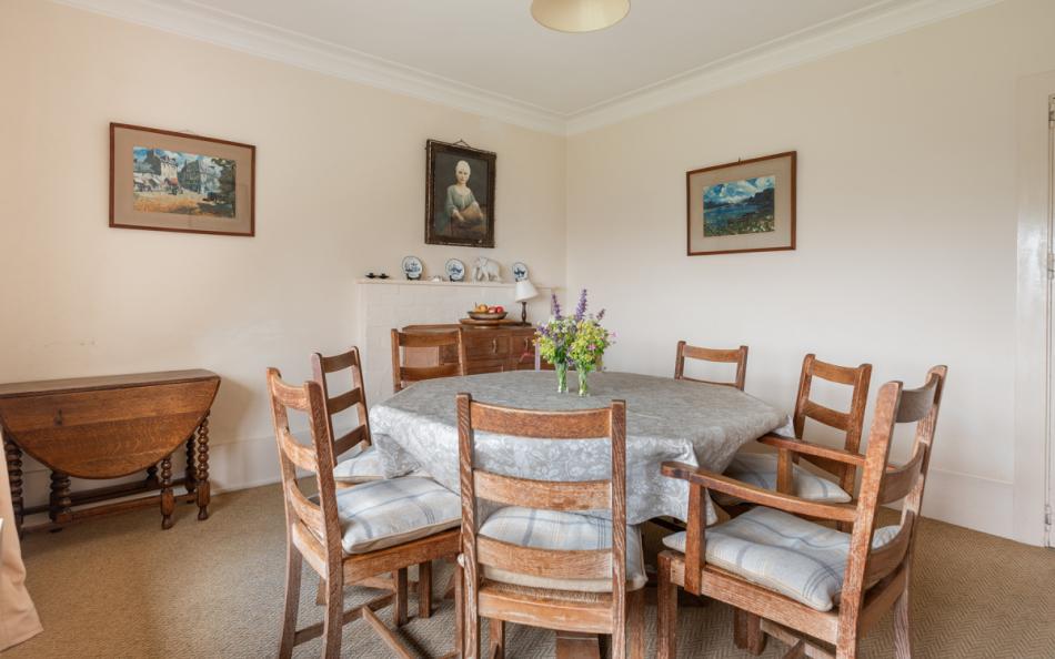 Dinning room at Holmbush 