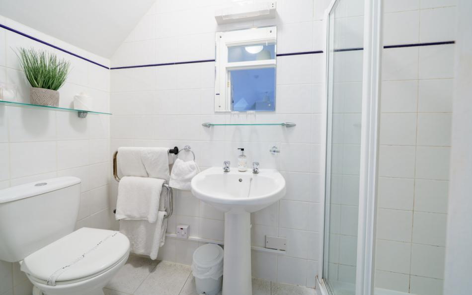 another en-suite bathroom