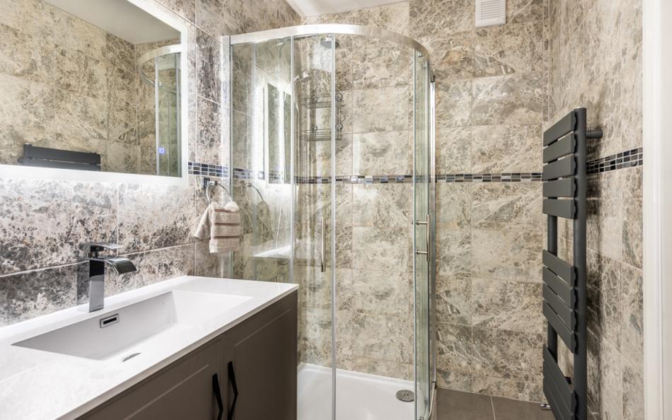 Another view of the master en suite at 1 Crestfields