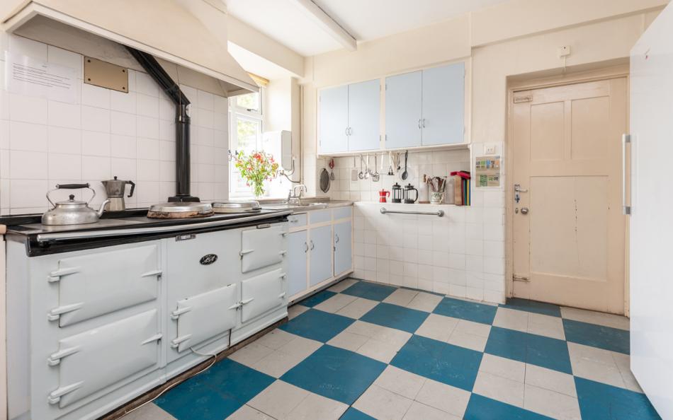 beautiful kitchen at Holmbush 