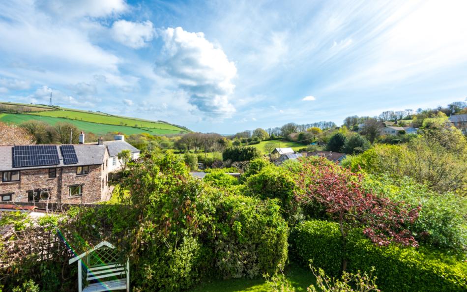 Clover Cottage in the countryside and near the sea!