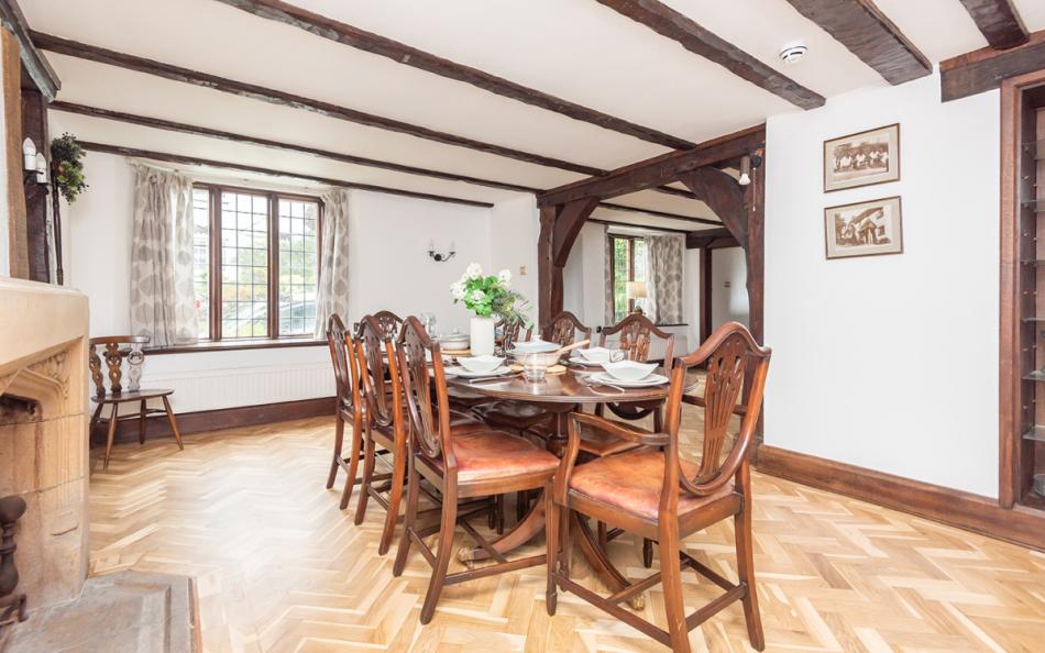 dining area at Home Cottage 
