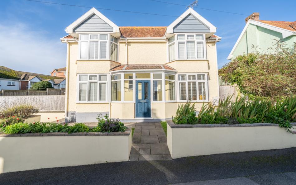 Ammonite large holiday house in Lyme Regis, sleeps 8 guests