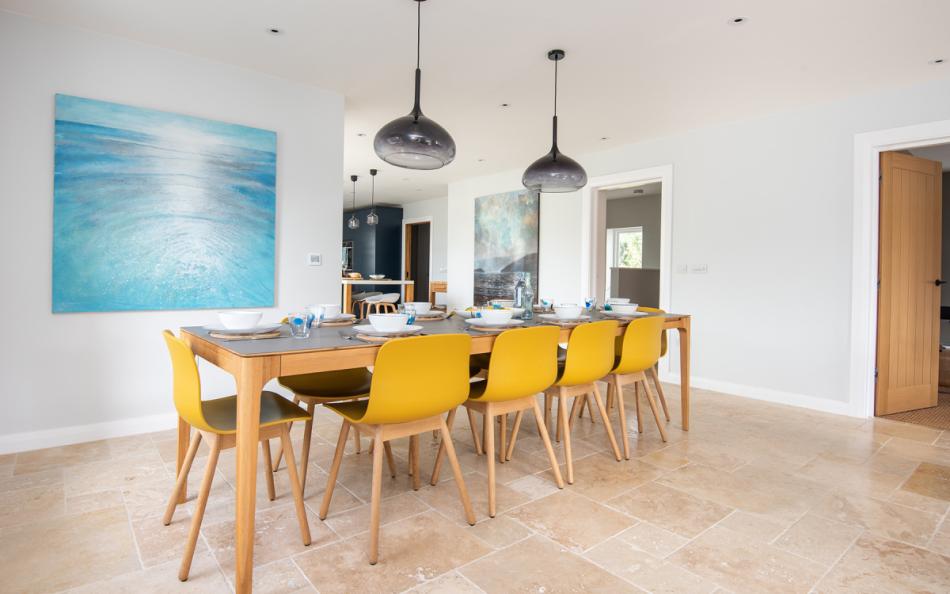 Another look at the dining area to enjoy family meals! 