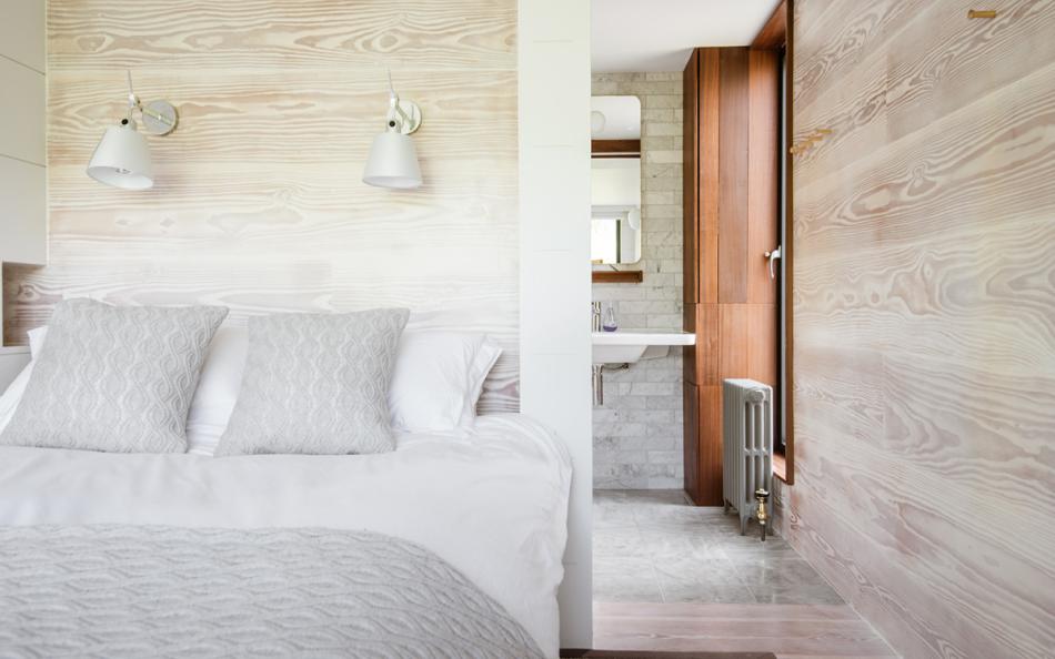 The master bedroom looking through to the en suite shower room at Huccombe Farmhouse 