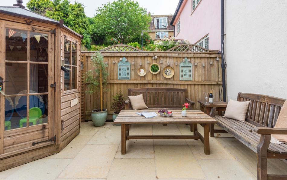 Outdoor seating at Jordan House 