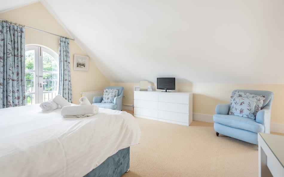 Master bedroom at 11 Combehaven 