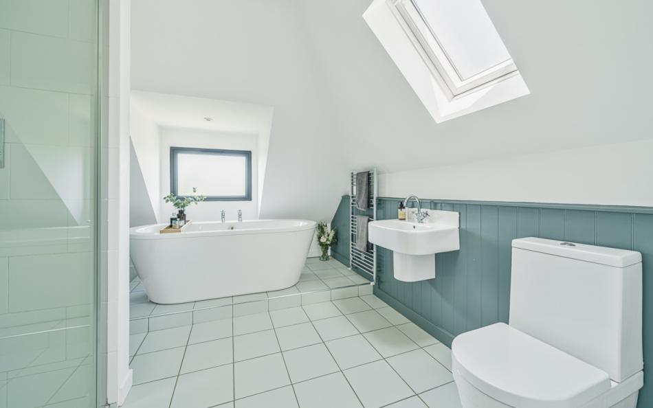 Lovely bathroom at Woodland Cottage