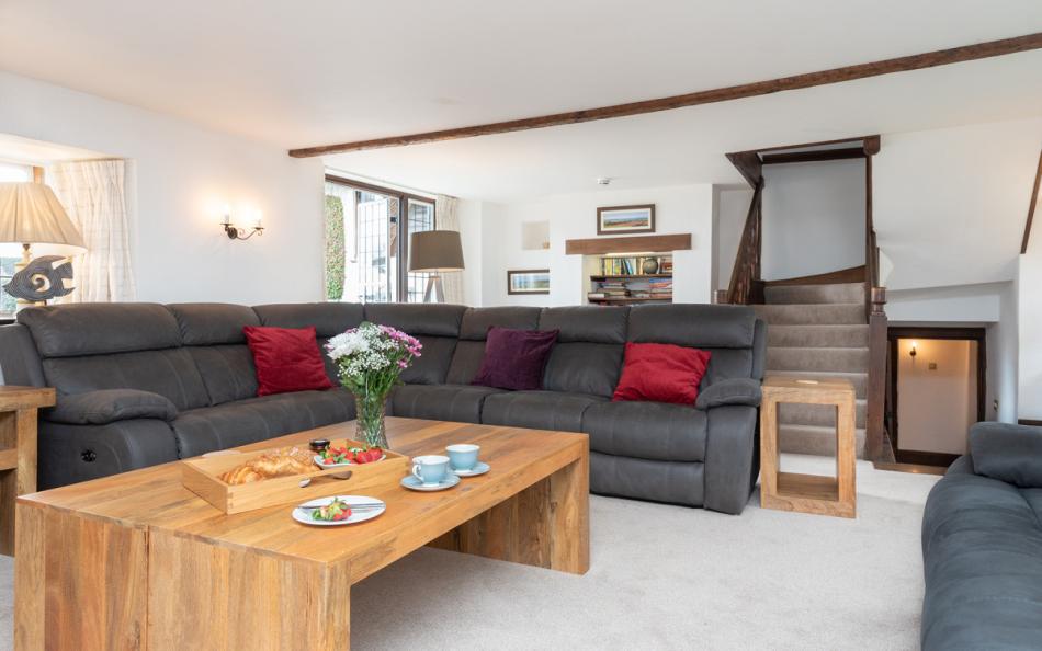 Another look at the lounge at Home Cottage 