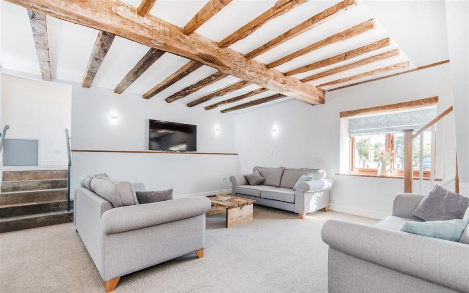 A wonderful lounge where you can unwind and relax at Berry's Barn 