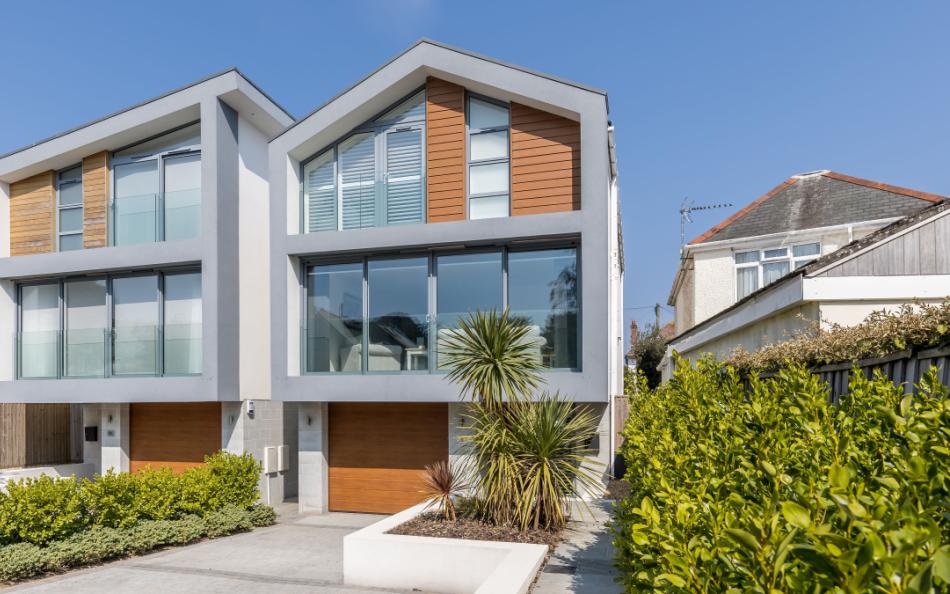 Leeward Holiday Home in Sandbanks, sleeps 8 guests