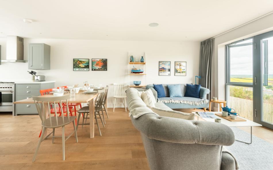 A closer look at the lounge/diner at Fastnet