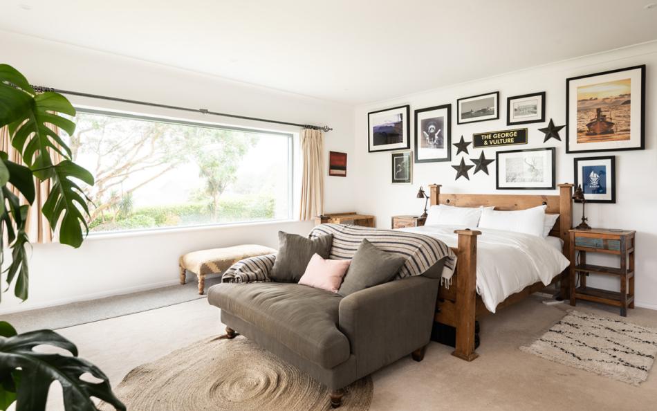 Another look at the master bedroom at Allahoo