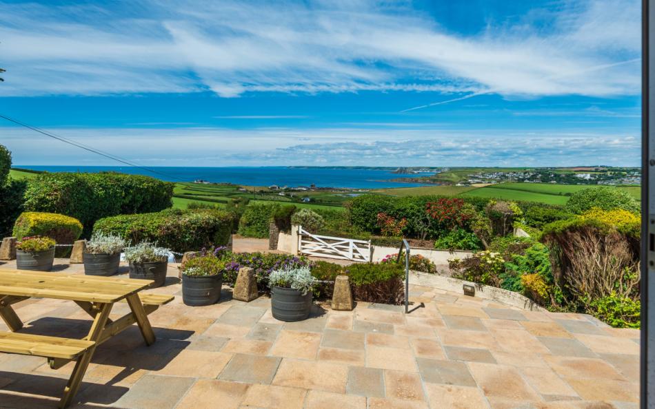 outdoor garden space at Windrush