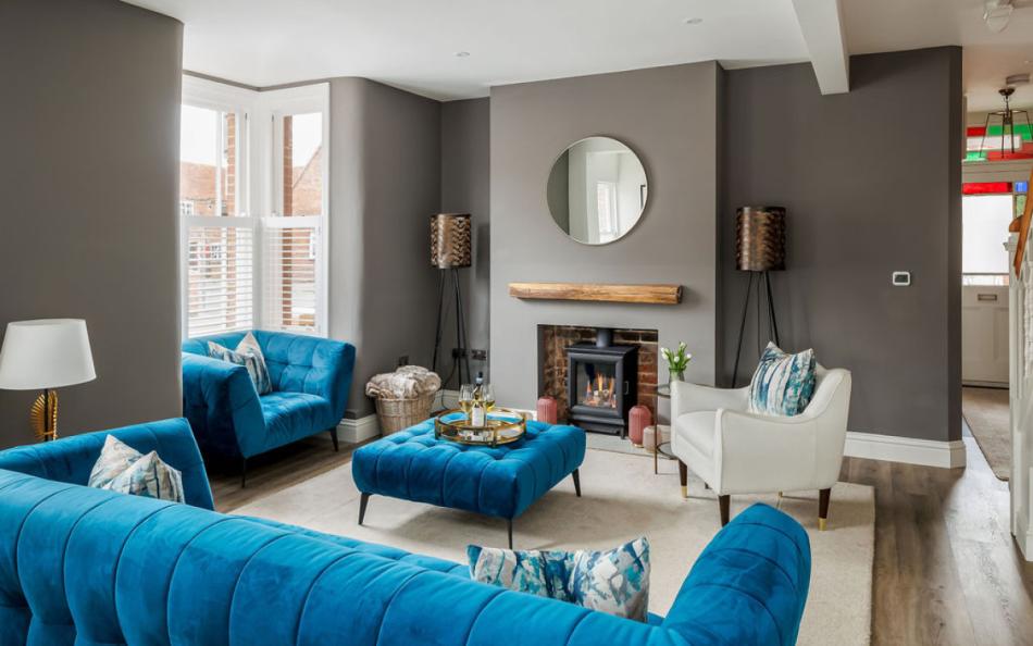 Lounge at Mount Bank 