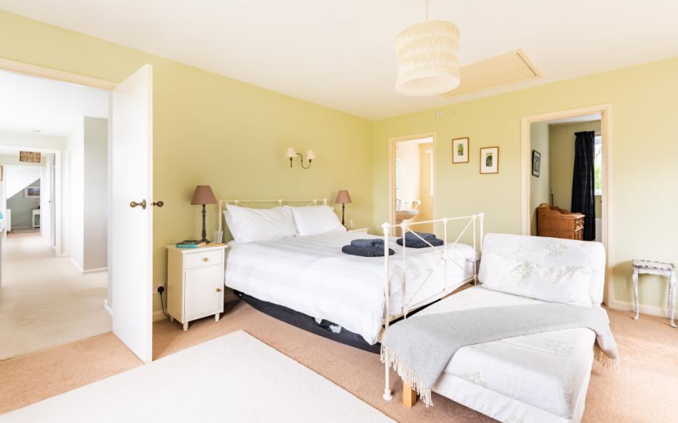 Double room at Apple Barn 