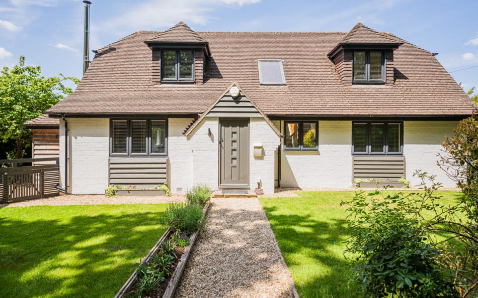 Woodland Cottage, holiday home that sleeps 8 in hampshire