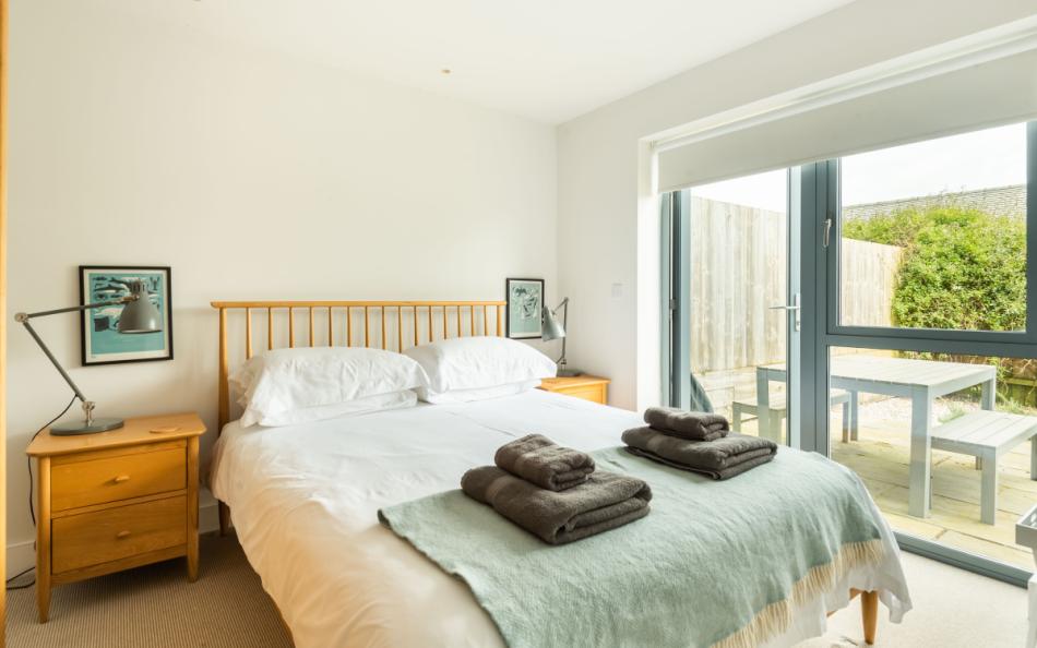 Ground floor king size bedroom at Fastnet