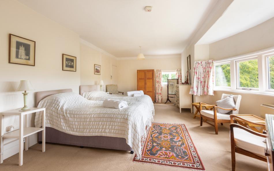 Large twin bedroom at Holmbush 