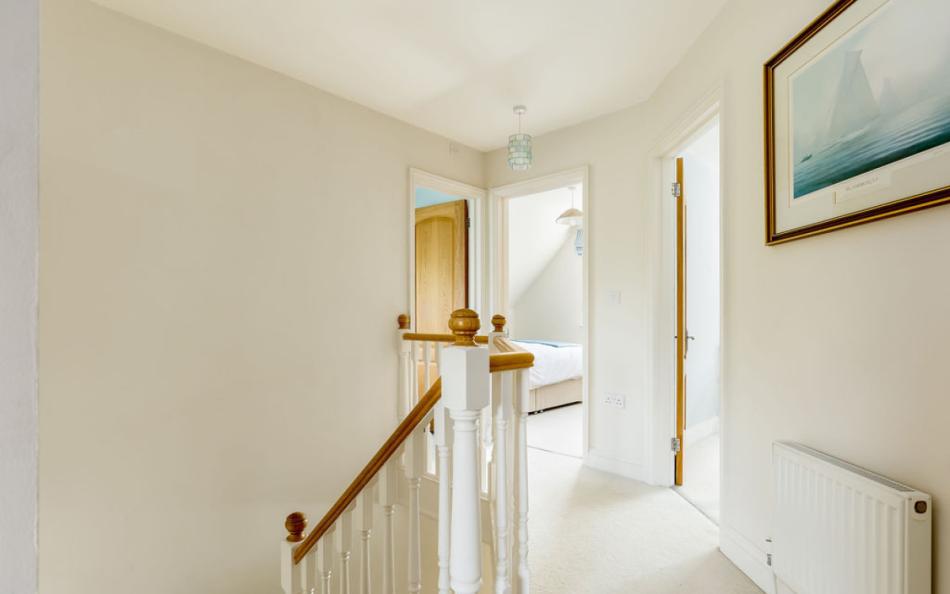 Light and airy at Lee Shore 