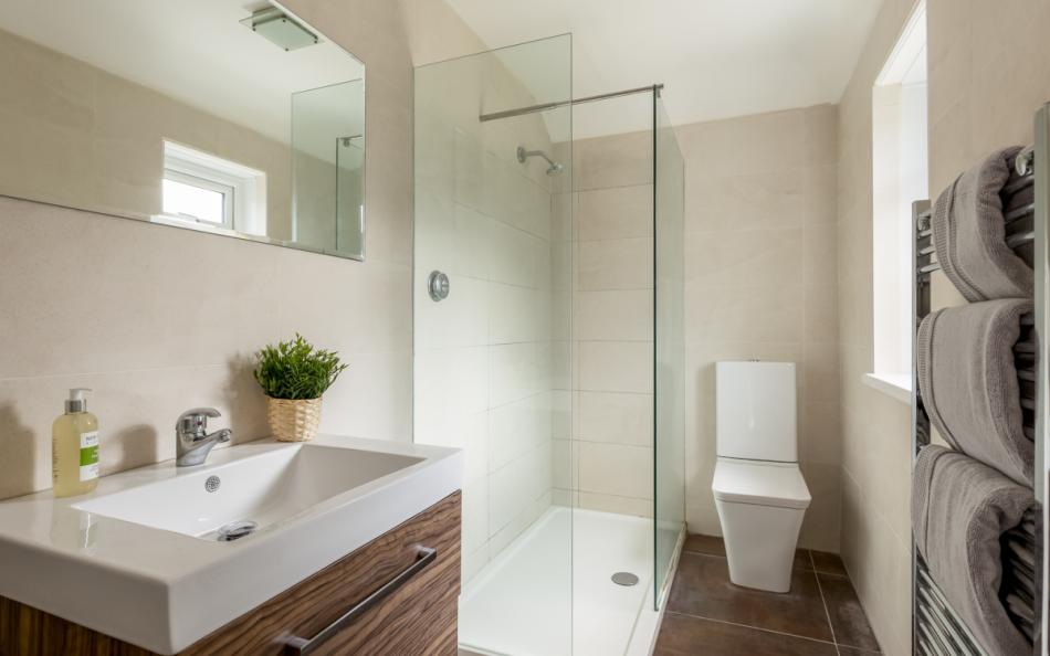 second en-suite bathroom at White Lady