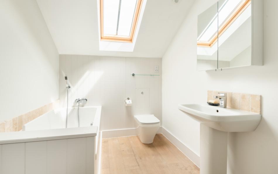 Family bathroom at Fastnet